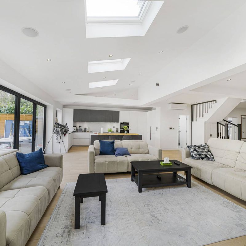 4 Bedroom House to Rent in Broadfields Avenue | Foxtons Edgware Bury