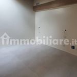 Affitto 2 camera appartamento di 95 m² in Reggio nell'Emilia