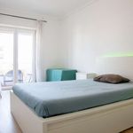 Rent a room of 85 m² in Lisboa