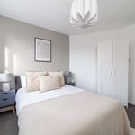 Rent 2 bedroom flat of 77 m² in London