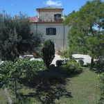 Rent 4 bedroom house of 1600000 m² in San Martino in Pensilis