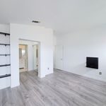 Rent 4 bedroom house of 181 m² in Compton