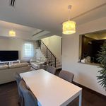 Rent 4 bedroom house of 296 m² in Dubai