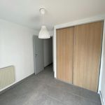 Rent 3 bedroom apartment of 69 m² in Versailles