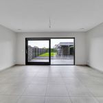 Huur 3 slaapkamer huis van 461 m² in Maaseik