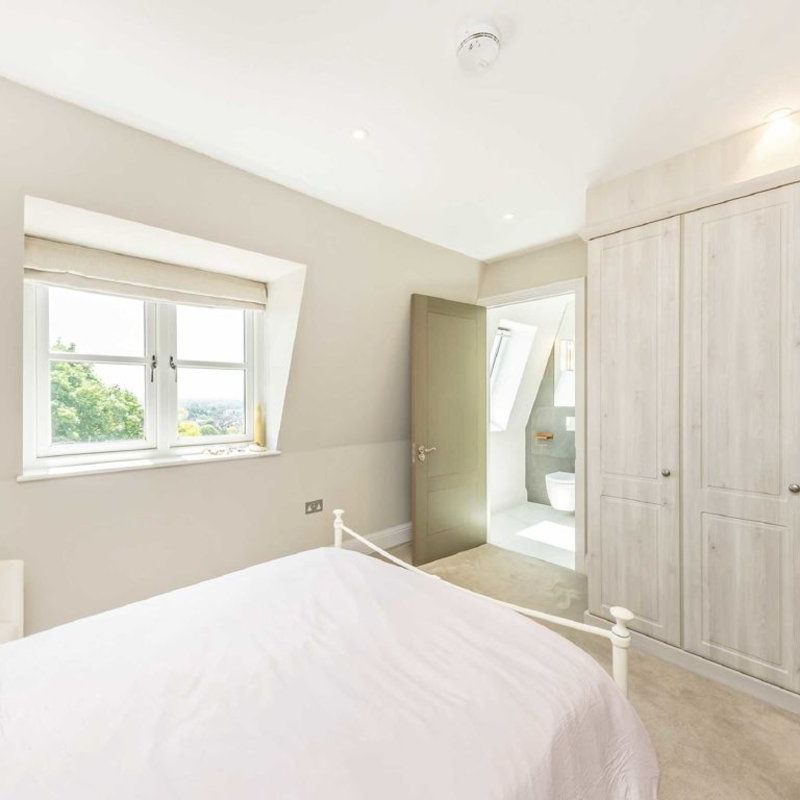 house for rent in The Drive Wimbledon Village, SW20 Crooked Billet