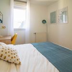 Rent 1 bedroom apartment of 10 m² in Saint-Denis