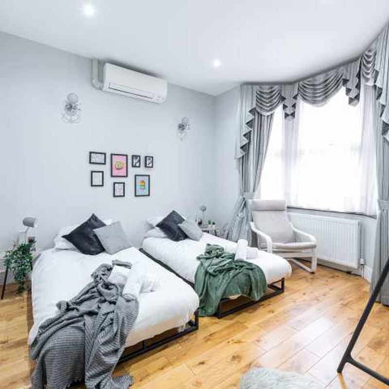 6-bedroom apartment for rent in London, London Ilford