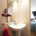 Rent a room of 140 m² in Badalona