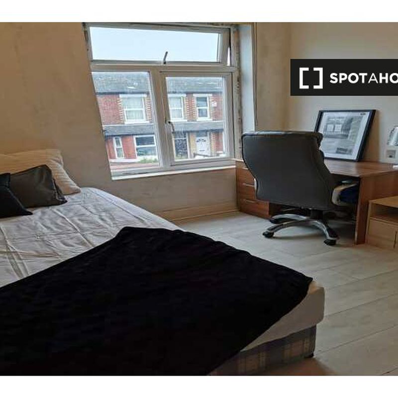 Room for rent in a residence in Rusholme, Manchester Infirmary