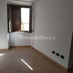 Affitto 5 camera appartamento di 200 m² in L'Aquila