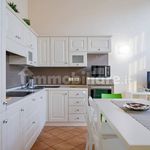 Affitto 3 camera appartamento di 90 m² in Brescia