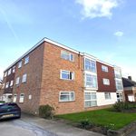 Rent 2 bedroom flat in Leigh-on-Sea