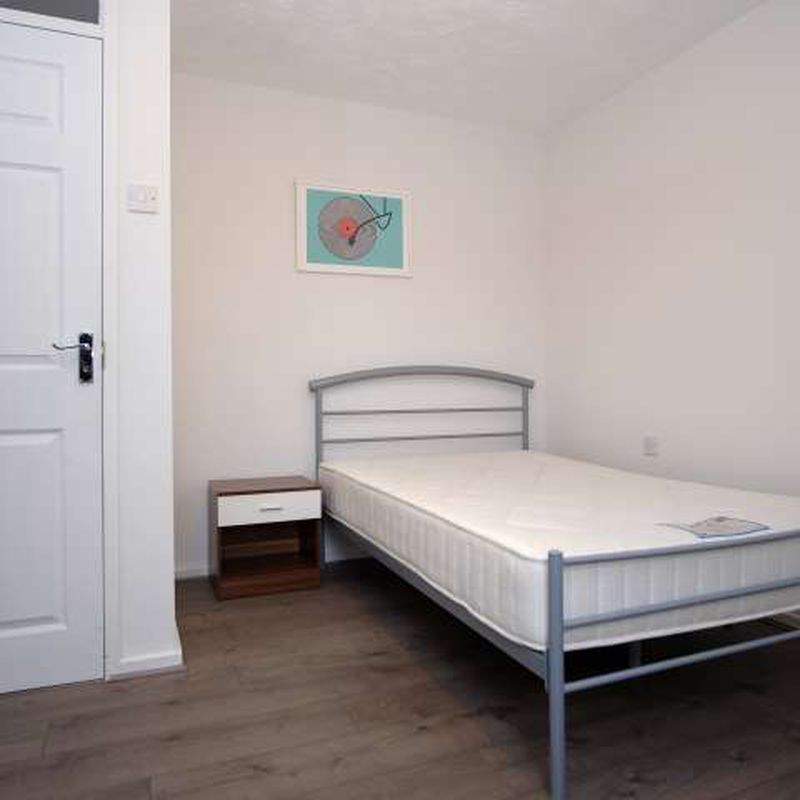 Rooms for rent in 4-Bedroom Apartment in Tower Hamlets