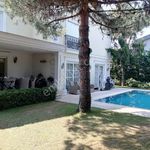Rent 9 bedroom house of 600 m² in İstanbul