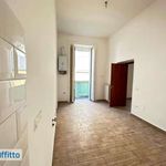 Affitto 3 camera appartamento di 89 m² in Napoli