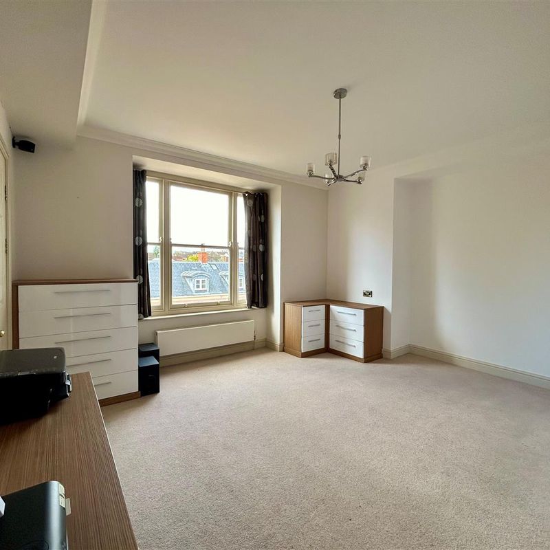 To Let 3 Bed Apartment - Duplex Mount Way, Chepstow PCM £2,250 pcm