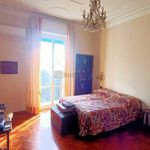 Affitto 8 camera appartamento di 150 m² in Genova