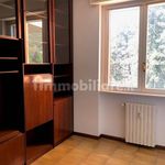 Affitto 4 camera appartamento di 120 m² in Bergamo