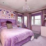 Rent 5 bedroom house of 355 m² in Borehamwood