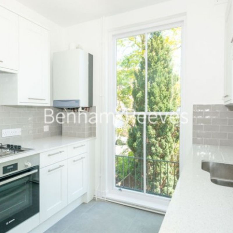 2 Bedroom flat to rent in
 Parkhill Road, Belsize Park, NW3 Maitland Park