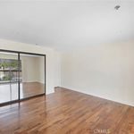 Rent 3 bedroom apartment of 195 m² in Glendale