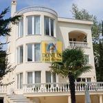 Ενοικίαση 6 υπνοδωμάτιο σπίτι από 800 m² σε Athens