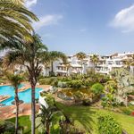 Rent 3 bedroom apartment of 204 m² in Marbella