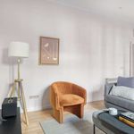 Rent 3 bedroom apartment of 130 m² in Madrid