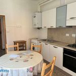 Affitto 4 camera appartamento di 70 m² in Bologna
