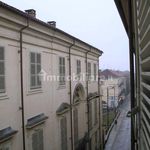 Affitto 3 camera appartamento di 110 m² in Asti