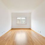 Rent 5 bedroom apartment of 160 m² in Lisboa