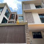 Rent 1 bedroom house of 600 m² in Khlong Tan