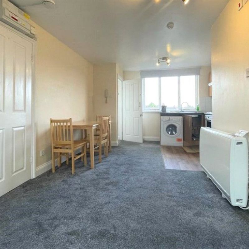 Flat/Apartment New Instruction Whittington Road, Bounds Green £1,100 PCM Fees Apply Hainault