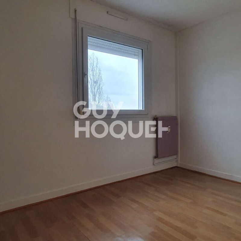 Location appartement 4 pièces 83 m² Charleville-Mézières (08000)