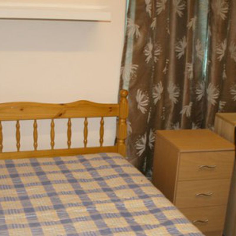 5 bedroom property to let in 8 School Terrace - £575 pw New Town