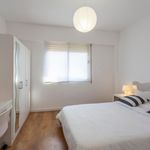 Rent 3 bedroom house in València