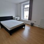 Rent 4 bedroom flat in Swansea