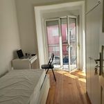 Rent a room of 120 m² in Amadora
