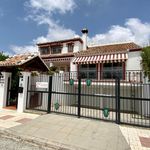 Rent 3 bedroom house of 250 m² in Calahonda
