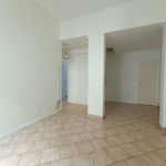 Rent 2 bedroom apartment of 40 m² in Reims