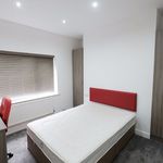 Rent 5 bedroom flat in Preston