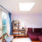 Rent 4 bedroom house of 122 m² in London