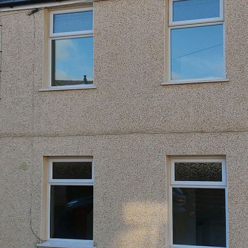 Terraced house to rent in Wind Street, Aberdare CF44