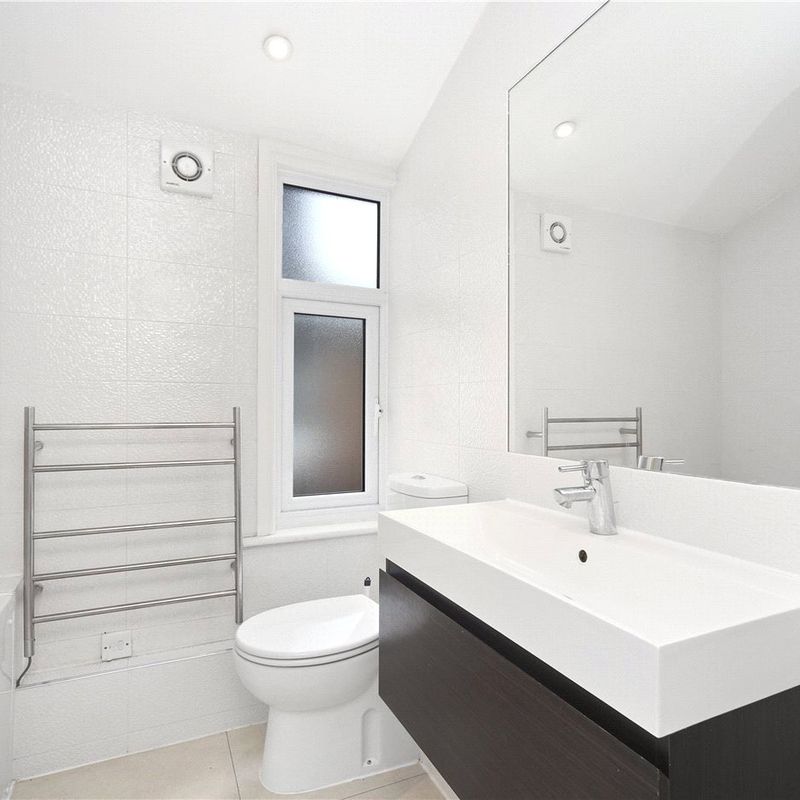 apartment for rent at Becklow Road, London, W12, England Shepherd's Bush