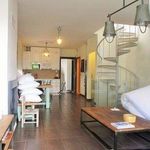 Rent a room of 100 m² in Vari