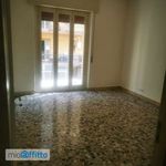 Affitto 4 camera appartamento di 127 m² in Catania