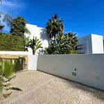 Rent 6 bedroom house of 306 m² in Estepona