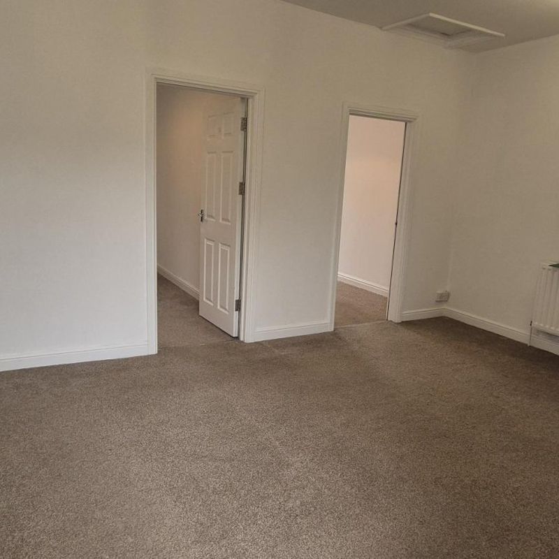 2 bedroom property to let in New Road, Skewen, NEATH - £725 pcm