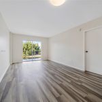 Rent 1 bedroom apartment of 658 m² in North Miami Beach